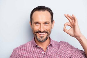 satisfied-patient-in-budapest-dental-clinic